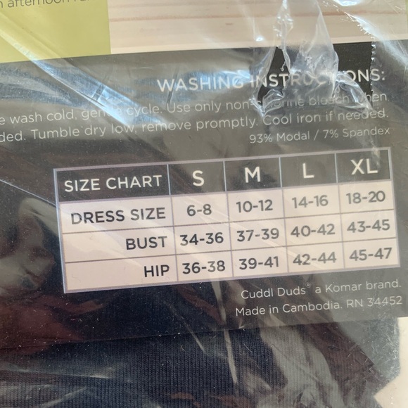 NEW Women's Cuddl Duds Under Scrubs Crewneck Top and Bottom Set Size:Small - Picture 7 of 7